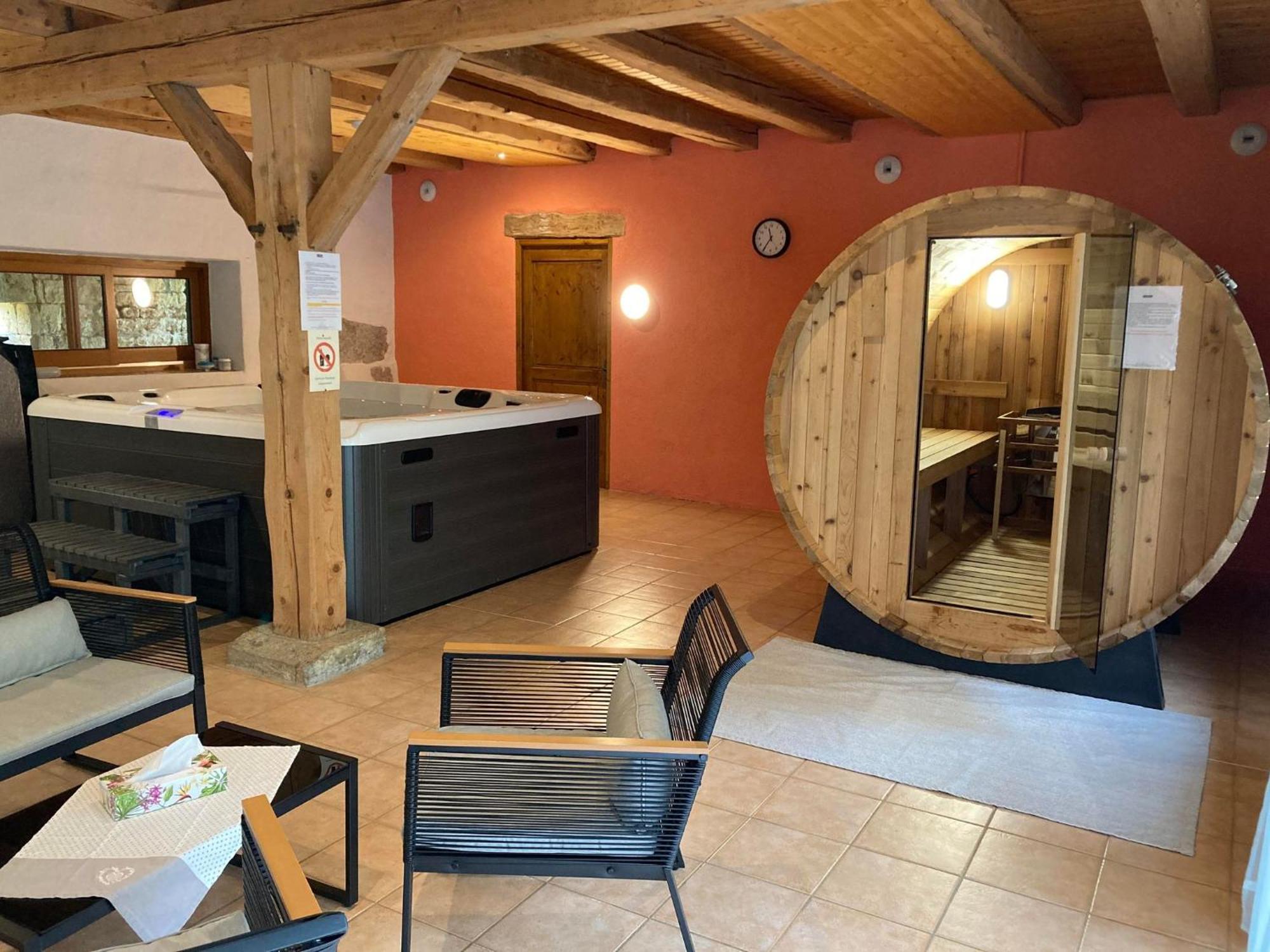 Le Moulin Des Oyes Bed & Breakfast Censeau Exterior photo